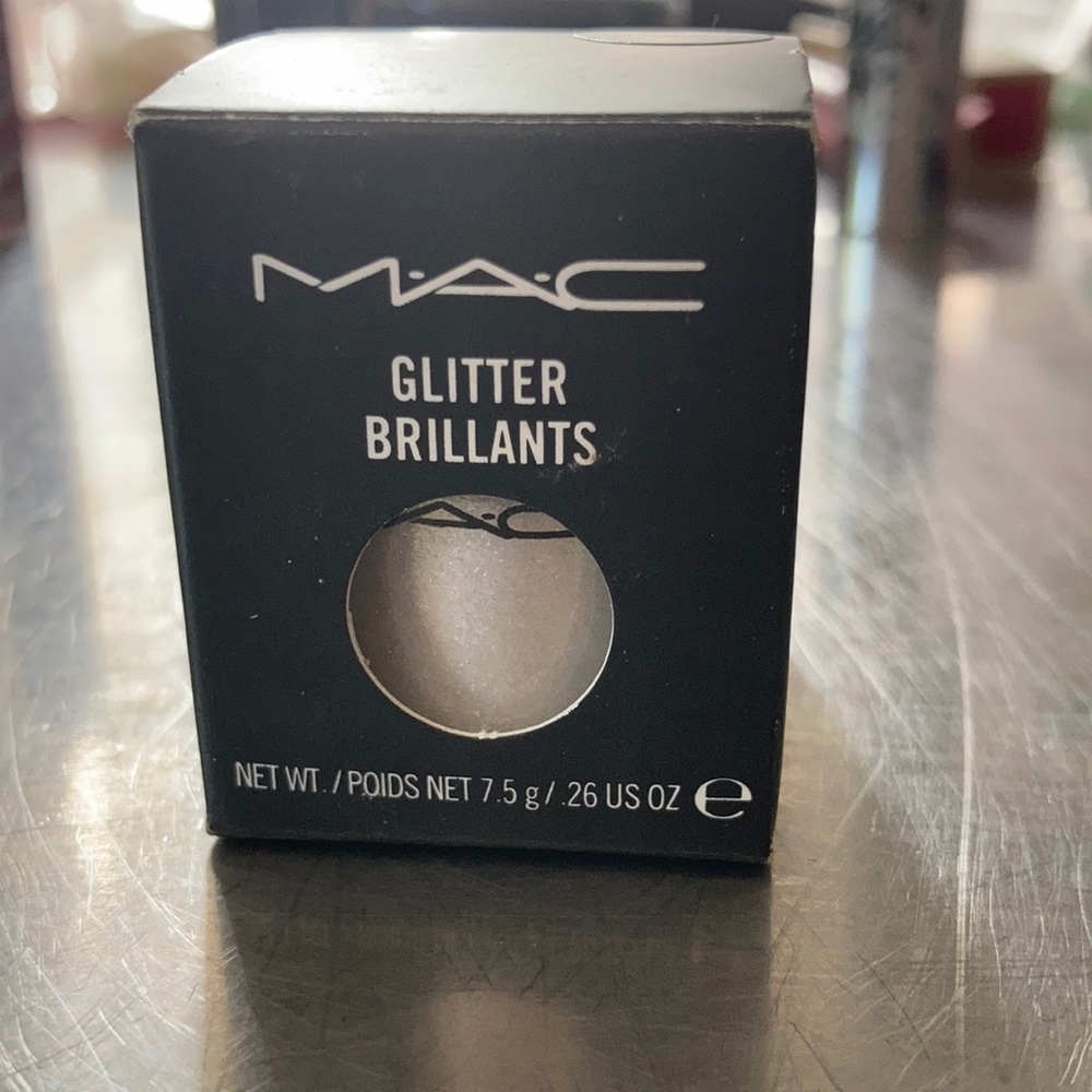 MAC Reflects Gold pigment new